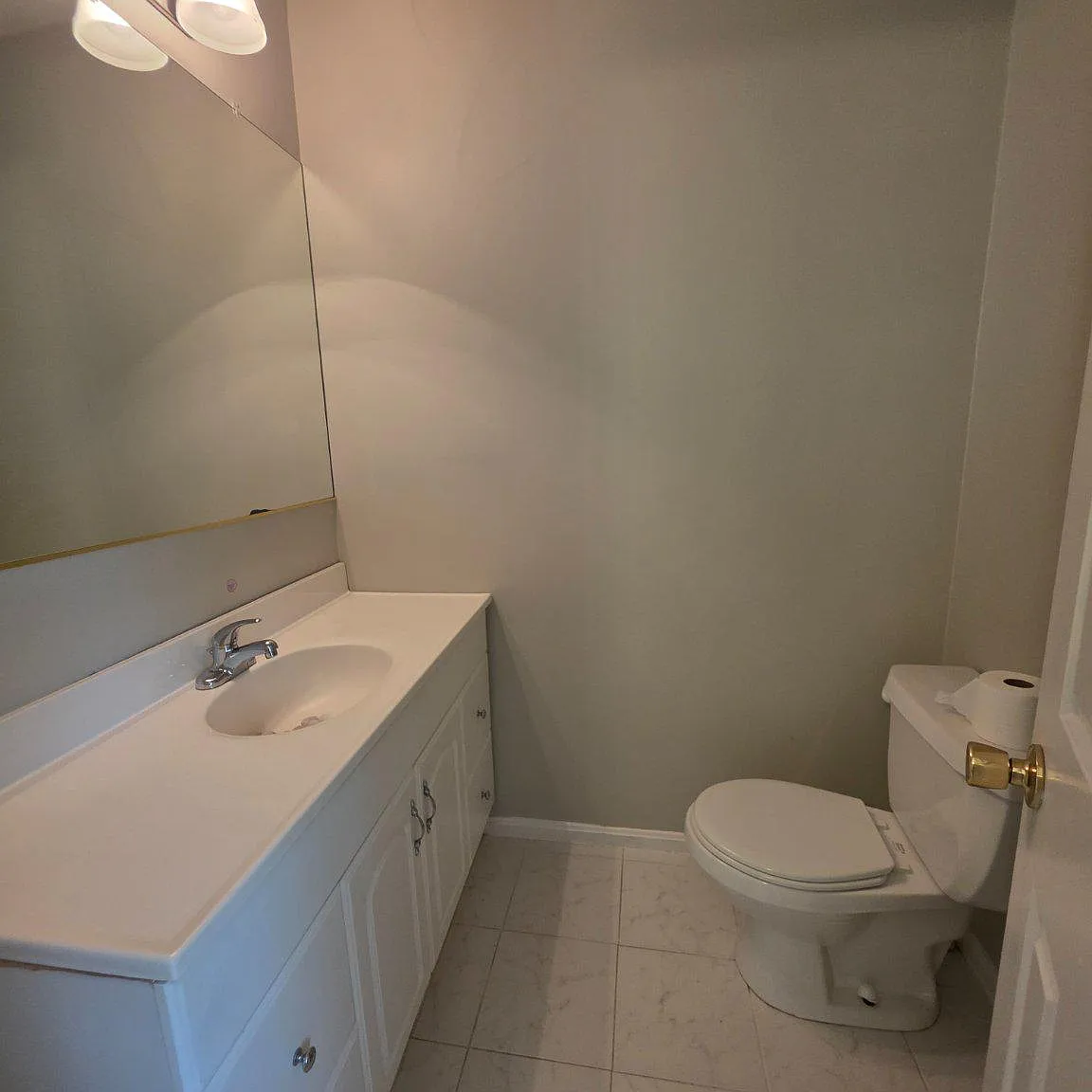 4 bed, 3.5 bath, 2652 sqft, $3,500 — Photo 2