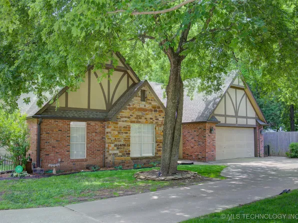 5512 S Columbia Ct, Tulsa, OK 74105