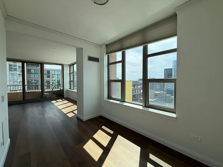 200 N Jefferson St #1101 — Photo 9