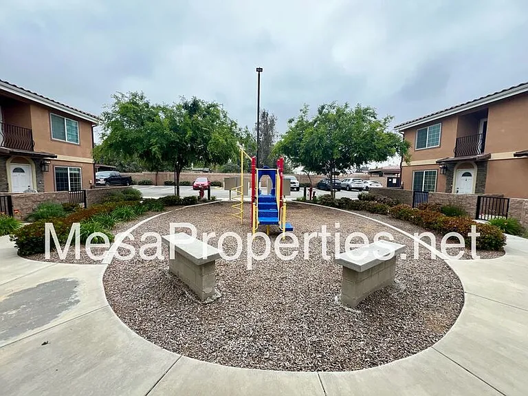 16408 Valencia Ave #311 — Photo 41