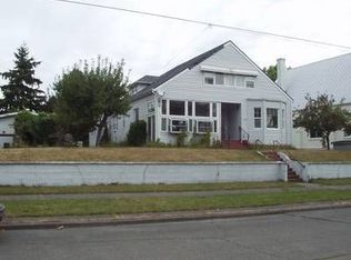 1208 7th St, Anacortes, WA 98221