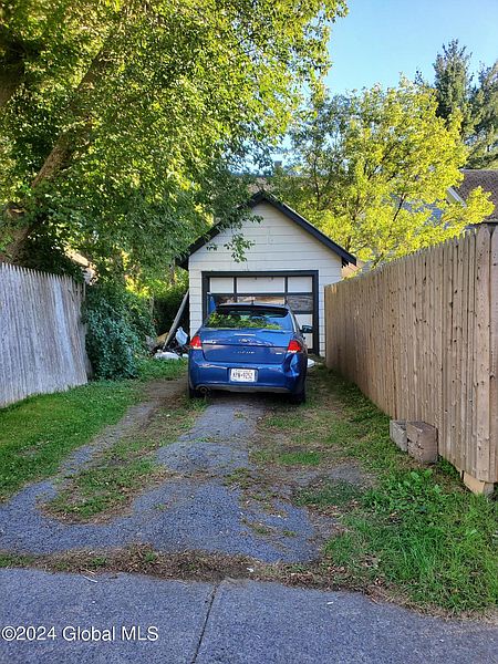 4th image of 62 Temple Street