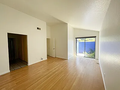 902 Wentworth Cir — Photo 17