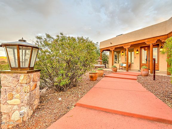 3rd image of 875 N Canyon Moonlight Pl
