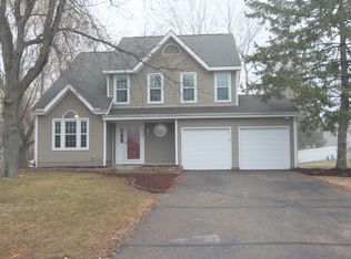 8788 Sycamore Ct, Eden Prairie, MN 55347