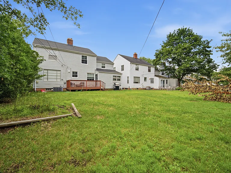 4437 Groveland Rd — Photo 36
