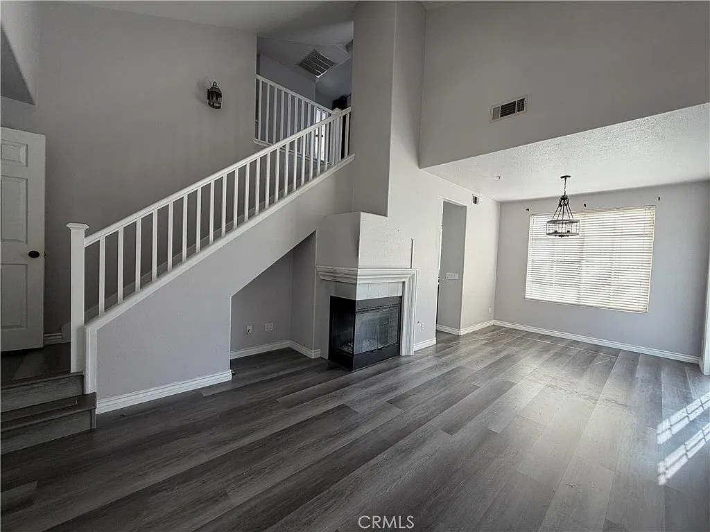 3 bed, 2.5 bath, 1509 sqft, $3,500 — Photo 2