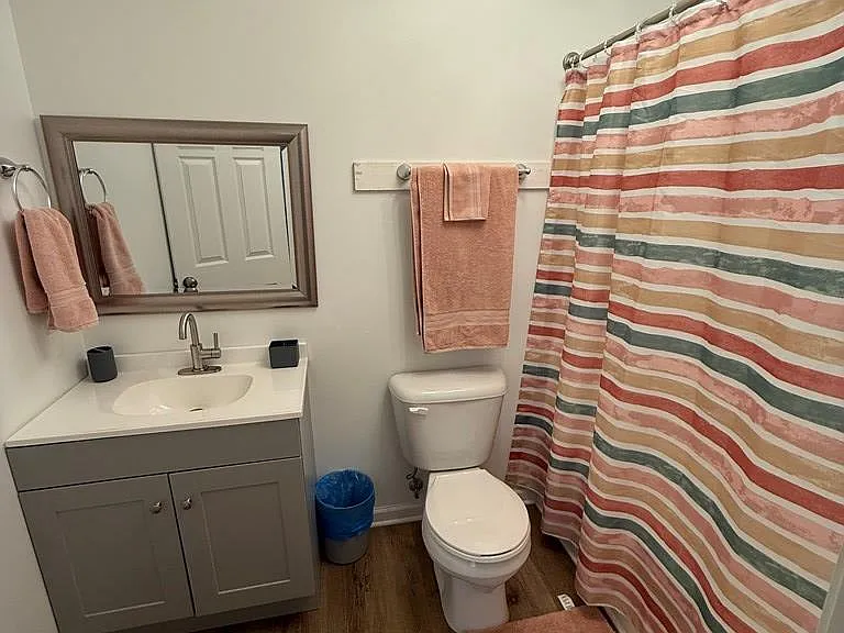 512 E Madison St — Photo 18
