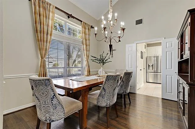 4 bed, 3113 sqft, $3,750 — Photo 4
