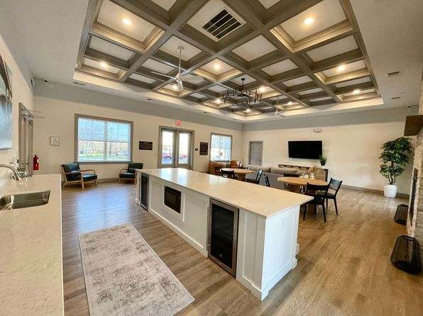 524 Gateway Centre Pkwy APT 307