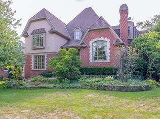 242 N Montclair Ave, Glen Ellyn, IL 60137