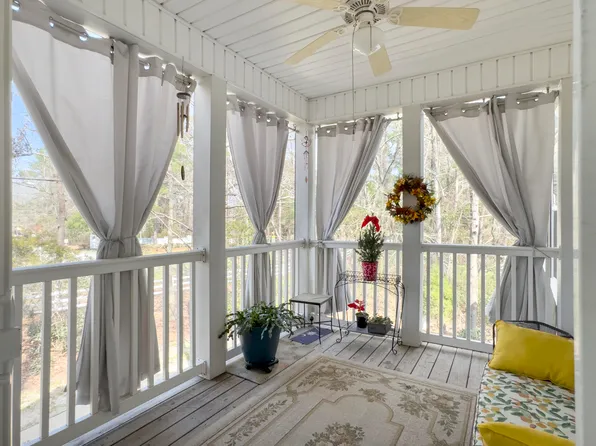 138 Golfview Ln, Summerville, SC 29485