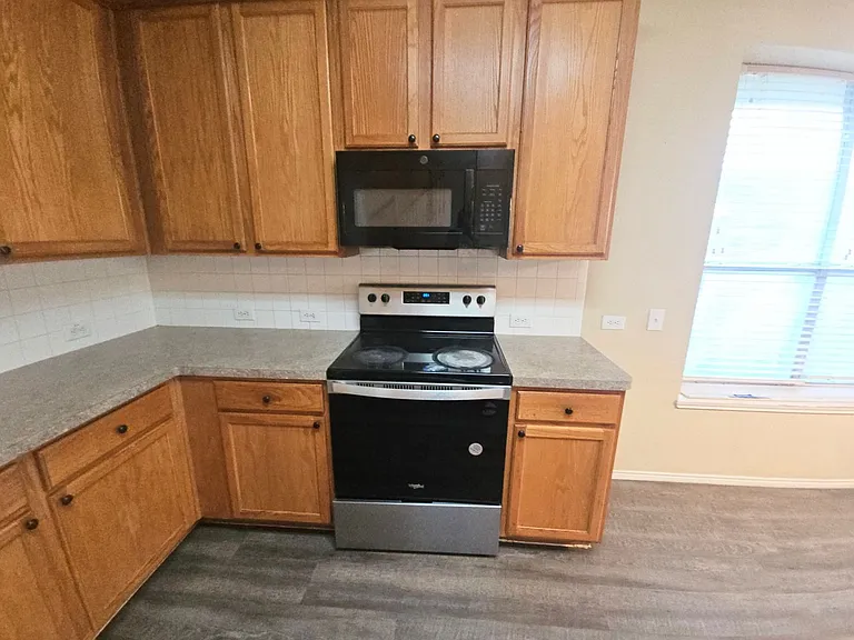4605 Buffalo Bend Pl — Photo 7