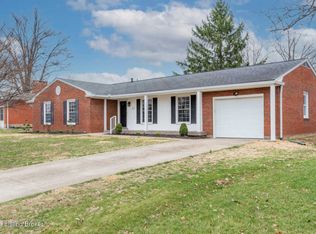 2014 Janlyn Rd, Jeffersontown, KY 40299