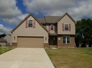 1935 Acorn Valley Dr, Howell, MI 48855