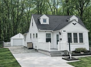 1313 Waverly Rd, Eastlake, OH 44095