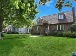13-20 Ivy Ln, Fair Lawn, NJ 07410