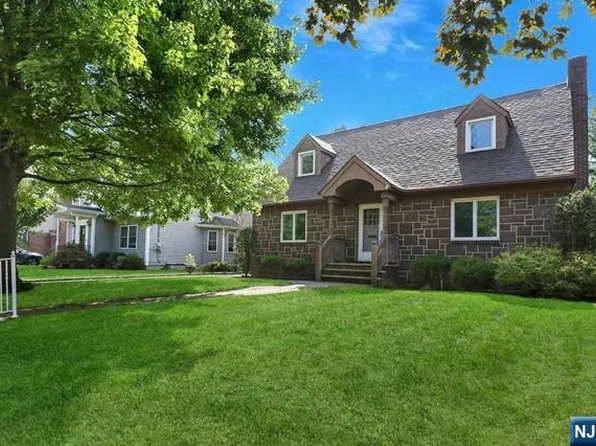 13-20 Ivy Ln, Fair Lawn, NJ 07410