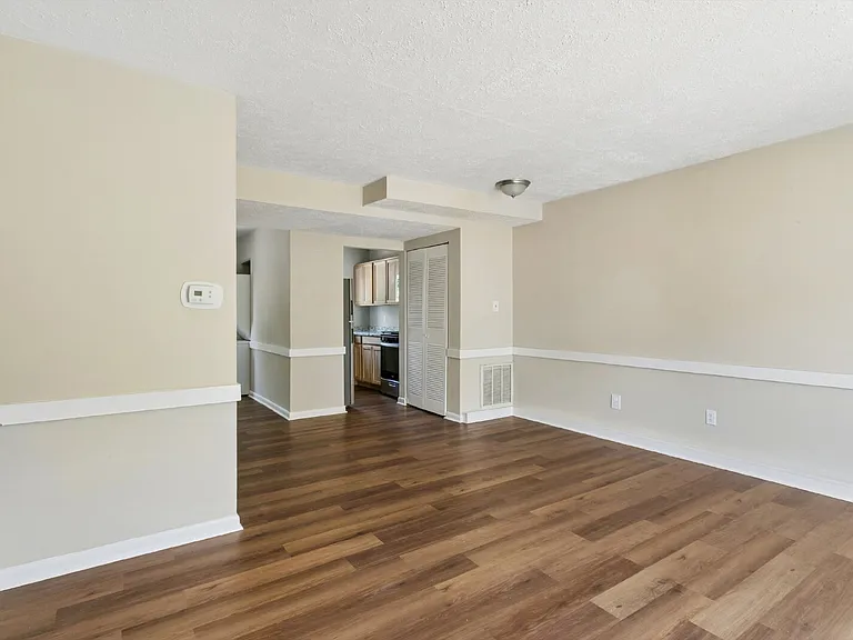 506 Genneys Way — Photo 10