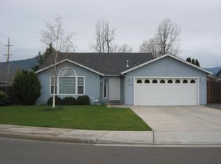 1672 Valley View Dr, Medford, OR 97504