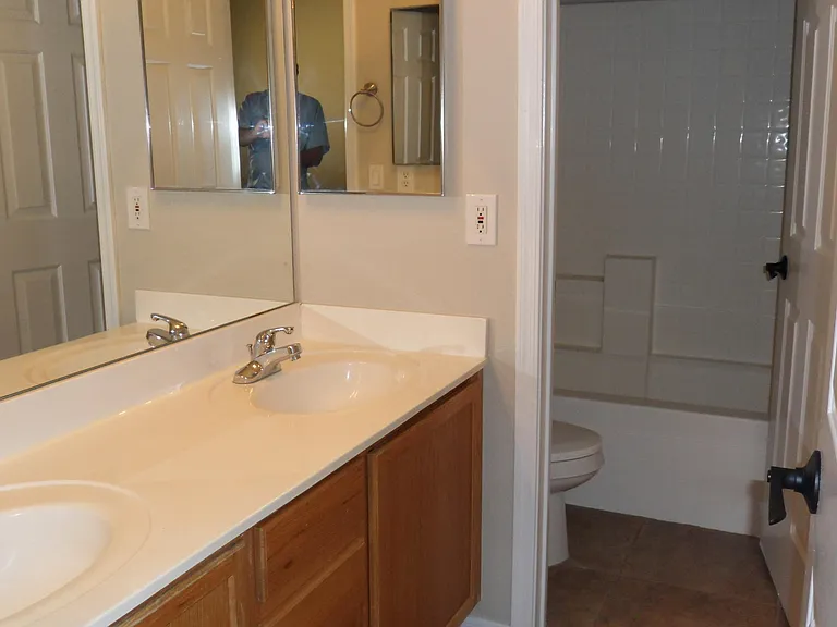 9008 W Quail Ave — Photo 21