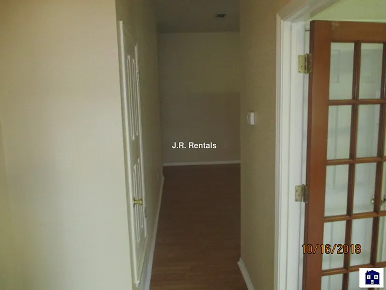 1506 Creek St — Photo 48