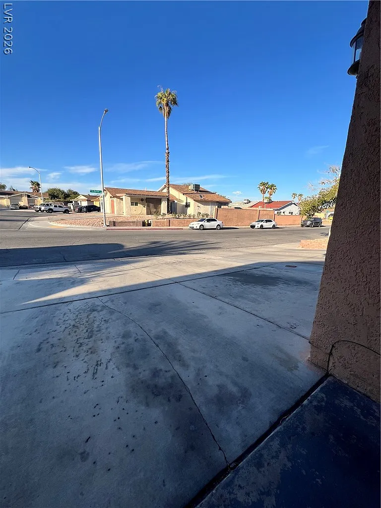 3 bed, 2.0 bath, 989 sqft, $1,500 — Photo 4