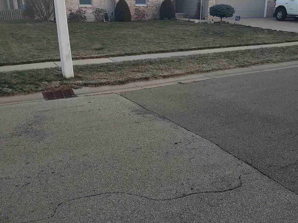 2nd image of 4601 Casey Dr