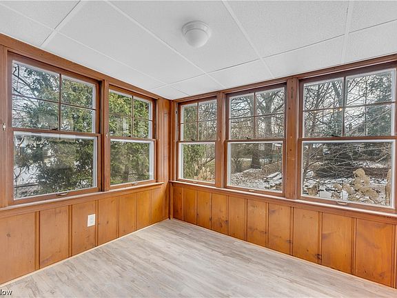 4th image of 25570 Glenbrook Blvd