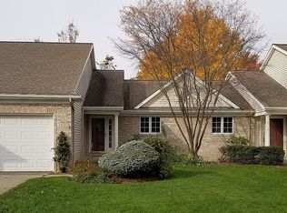 2037 Payton Ln NE, Grand Rapids, MI 49505