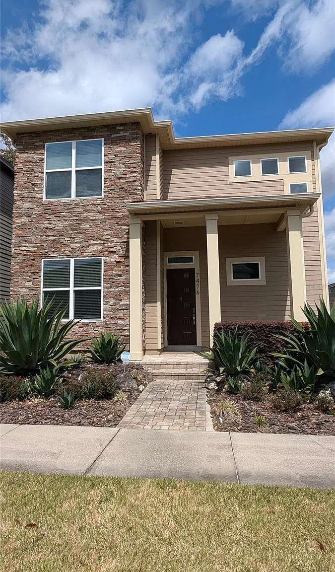 4 bed, 3.0 bath, 2156 sqft, $3,000 — Photo 1