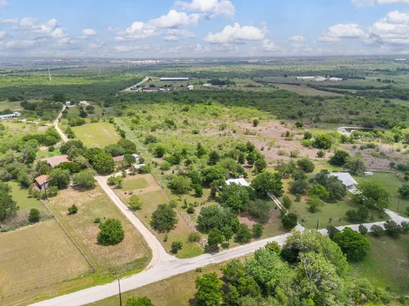 907 Horace Howard Dr, San Marcos, TX 78666