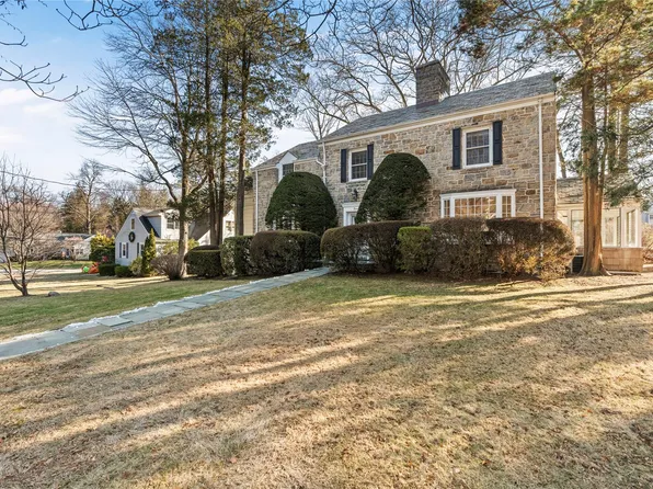 15 Van Meter Fenway, New Rochelle, NY 10804