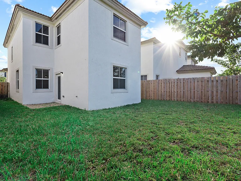 2405 NW 131st Cir — Photo 30