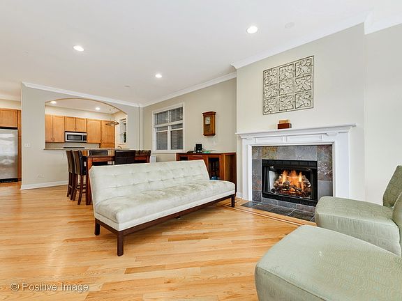 3rd image of 2851 W Shakespeare Ave #1