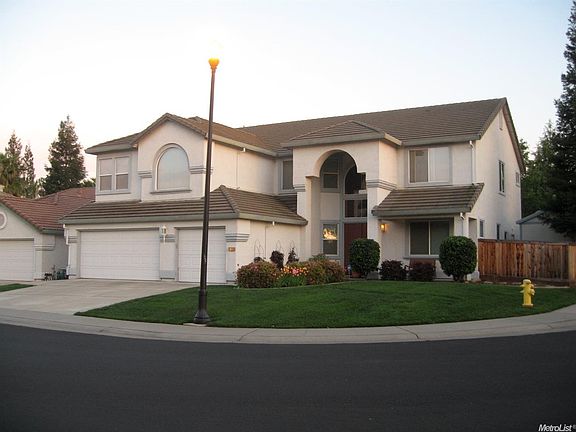 2nd image of 3166 Hopscotch Way