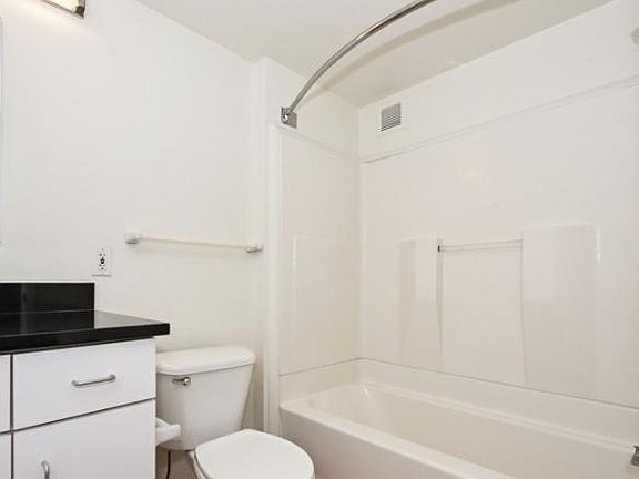 5th image of 800 17th St #115