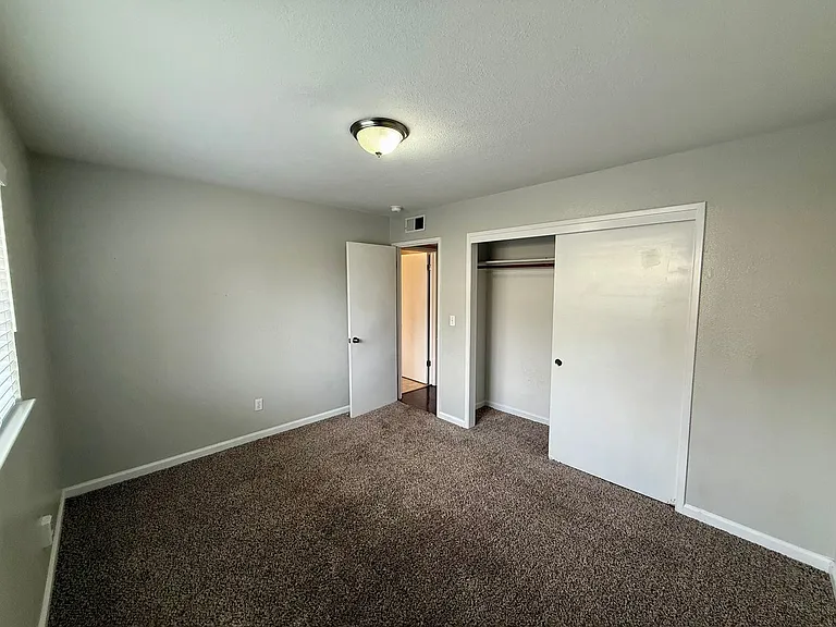 1405 Fransen Ln — Photo 24