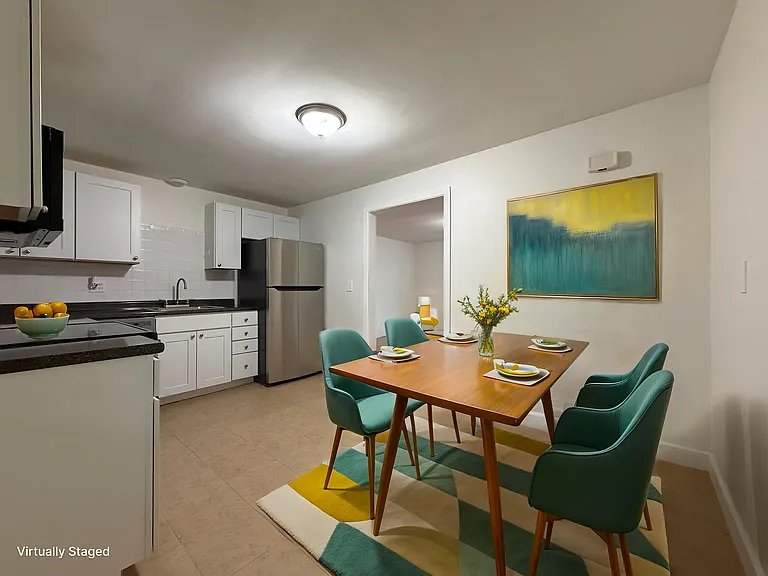 Kitchen (Virtually Staged)
