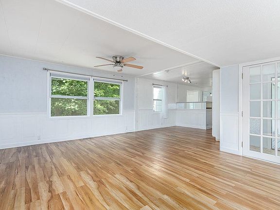 4th image of 10 Knights Lane