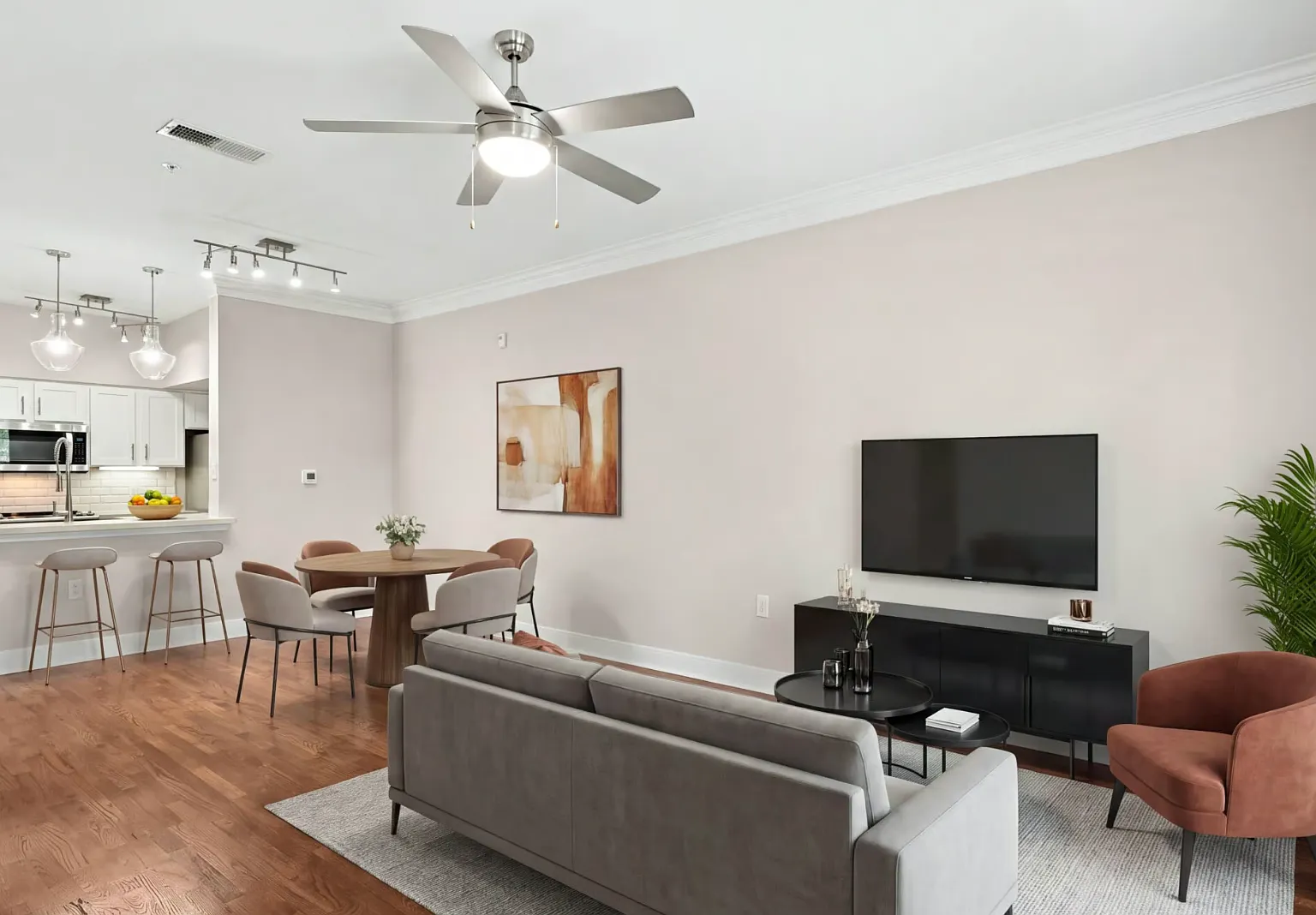 2 bed, 1246 sqft, $2,207 — Photo 4