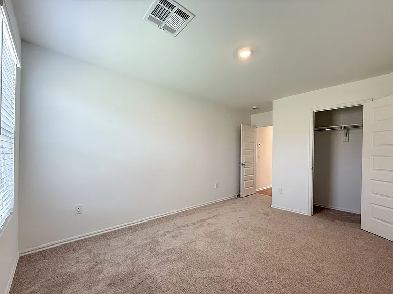 16301 Harvester Dr — Photo 28