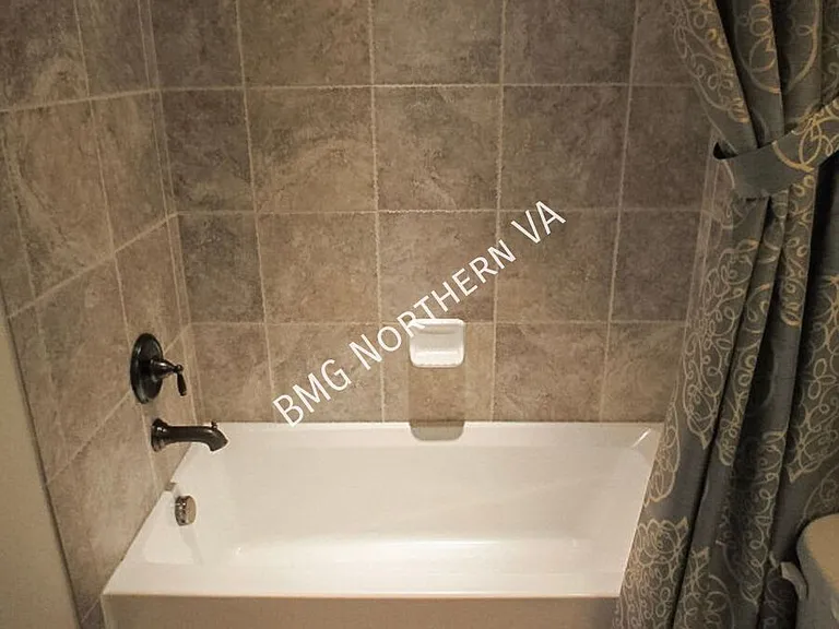24688 Hutchinson Farm Dr — Photo 21