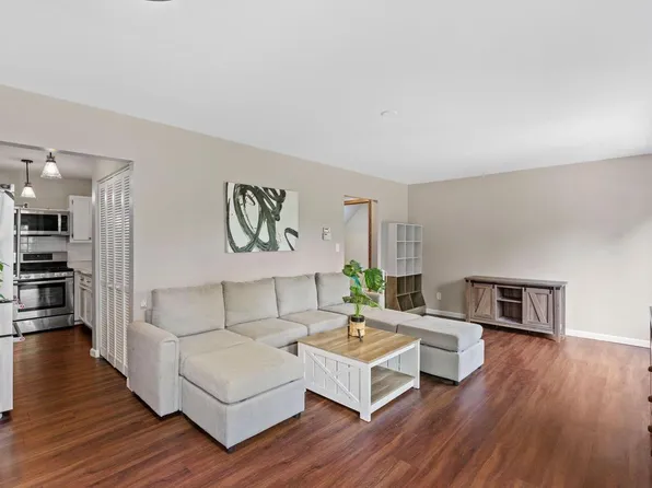 4830 South 19th STREET, Milwaukee, WI 53221