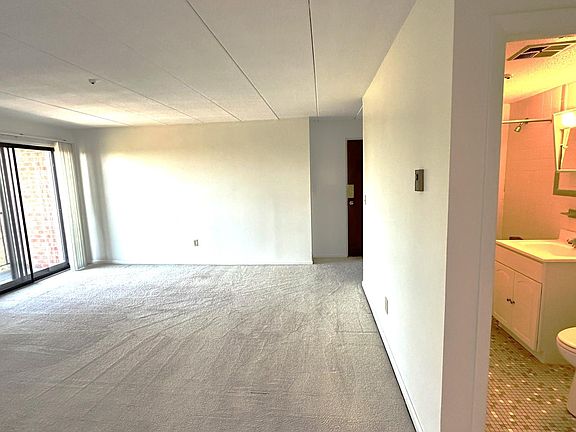 4th image of 182 Quincy Ave APT 56