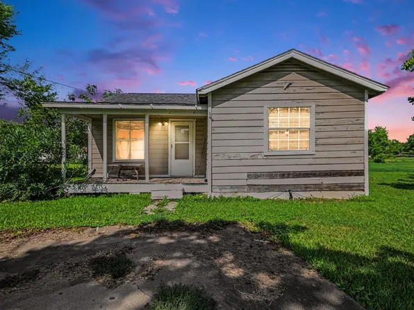 1724 N Ave S, Freeport, TX 77541