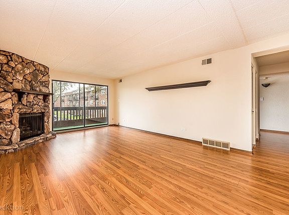 3rd image of 10401 S Menard Ave #114