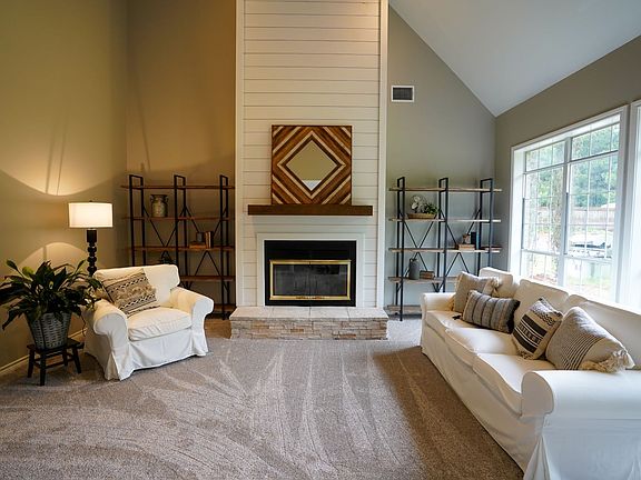 5th image of 205 Saint Andrews Dr