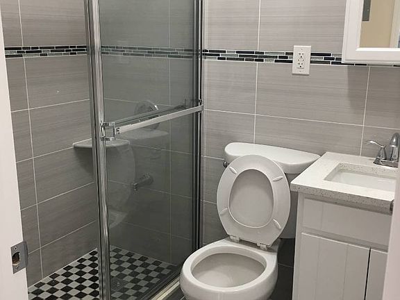 4th image of 71 Bay 22nd St APT 2