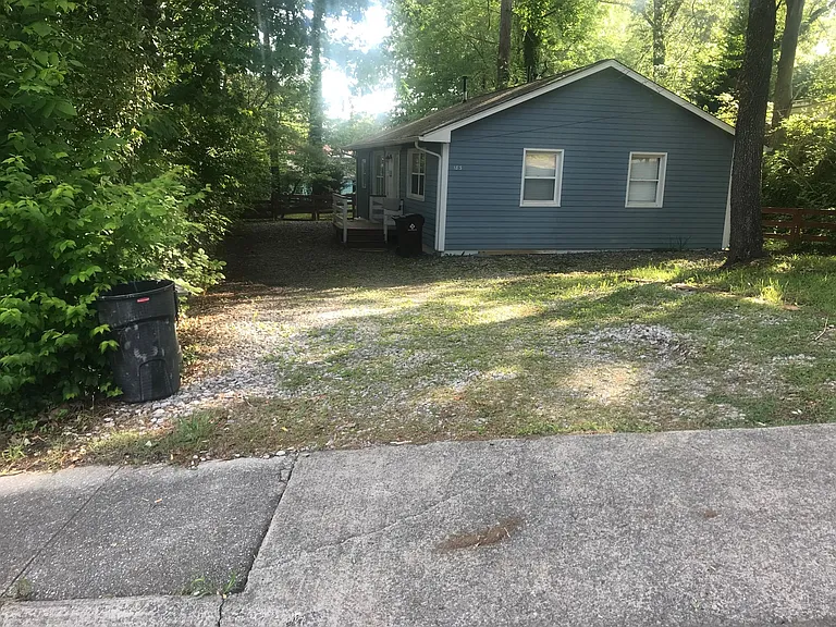 183 Northwestern Ave — Photo 1